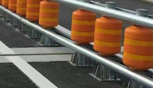 Αγορά Διάμετρο 2000 χιλιοστών Ασφαλιστικό φράγμα κυλίνδρων Κίτρινο με μαύρες ρίγες Ανθεκτικό σε αντίκτυπο Βιομηχανικό φράγμα ασφάλειας για χώρους εργασίας online manufacture