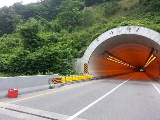 Αγορά 4 Meters HDG Highway Roller Barrier for Thailand Regions online manufacture