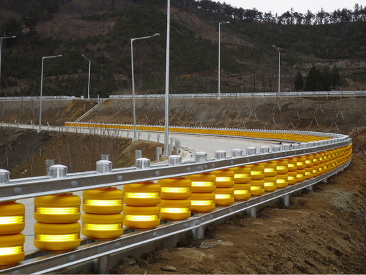 Καλή τιμή Diameter 245 350 Mm Roller Size Highway Roller Barrier Featuring 10 Years Lifetime and 300 Meters day Output for Traffic Control σε απευθείας σύνδεση
