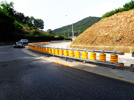 Καλή τιμή Υψόμετρο του πίνακα 1,2m Rolling Guardrail Barrier προσφέροντας κόκκινο χρώμα φράχτη και μέγεθος κυλίνδρου Διαμέτρου 245 350 mm Χρησιμοποιείται για την ασφάλεια εκδηλώσεων σε απευθείας σύνδεση